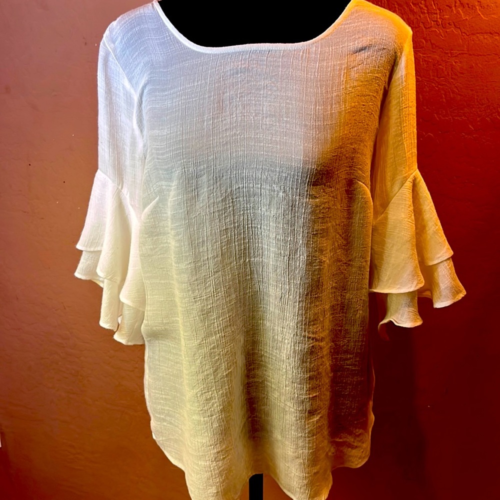 ALYX - Luxury Blouse
Size Medium - Picture 1 of 4